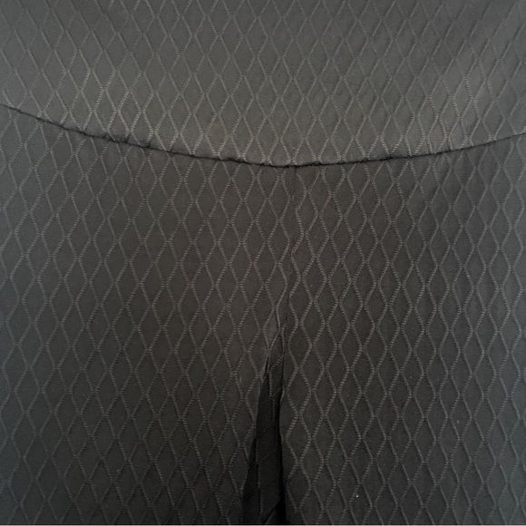 CM Fashions black textured booty enhancing leggings full length Size Medium - Picture 3 of 6